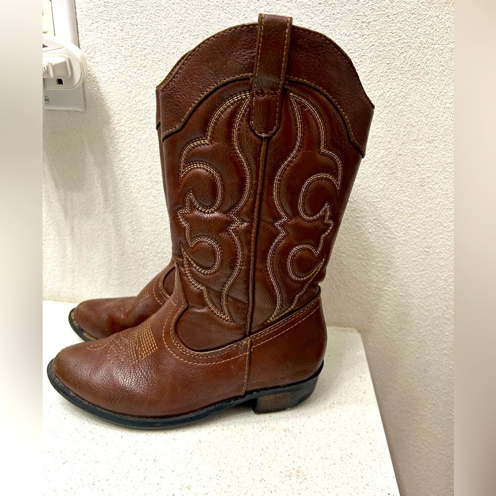 🦋 Brown Western Cowboy Boots. Target kids Montana Boots by Cat & Jack. Size 1